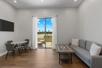 16175 Deer Path Ln in Wellington, FL - Building Photo - Building Photo