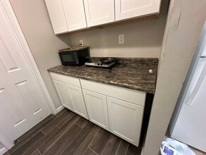 1208 Hull St, Unit 3 in Richmond, VA - Foto de edificio - Building Photo