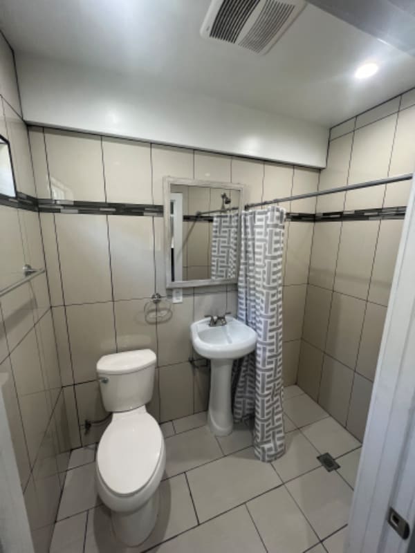 14836 Archwood St in Los Angeles, CA - Building Photo - Building Photo