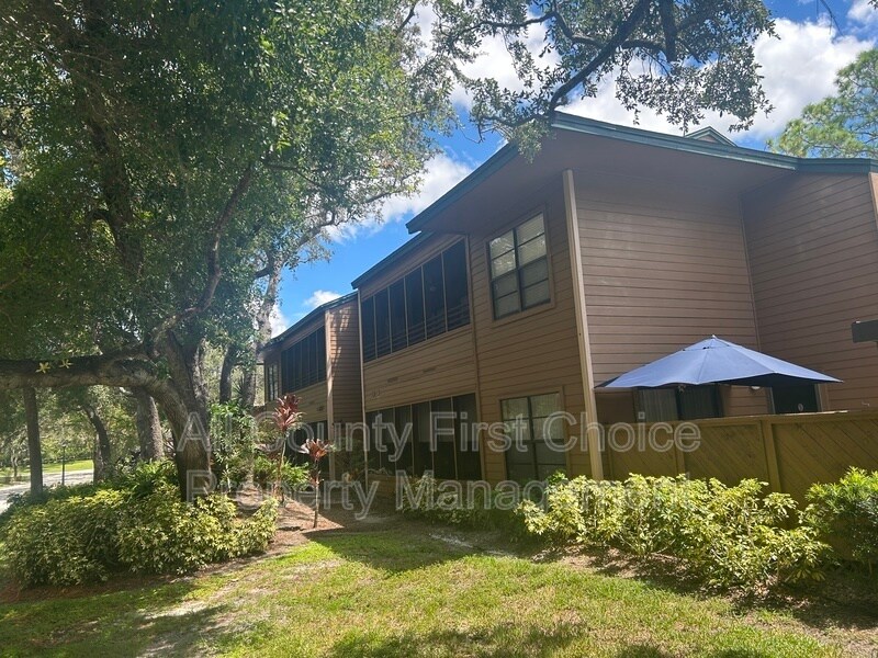 2505 Cypress Pond Rd in Palm Harbor, FL - Building Photo