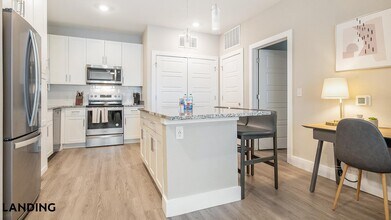 3060 Southcreek Blvd, Unit 10-206 in Orlando, FL - Building Photo - Building Photo