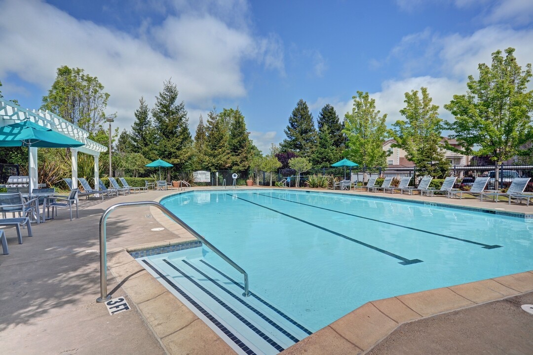 Bell Rohnert Park in Rohnert Park, CA - Foto de edificio