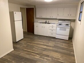 5267 11th Ave NE, Unit Apt B in Seattle, WA - Foto de edificio - Building Photo