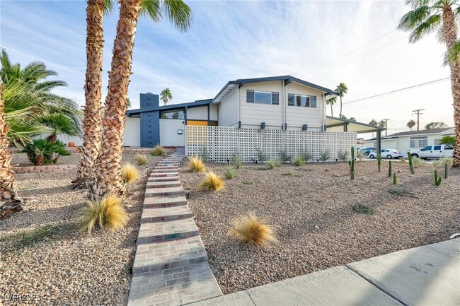 1607 Pawnee Dr in Las Vegas, NV - Building Photo - Building Photo