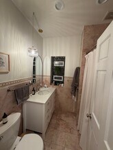 2614 W Thomas St, Unit Unit 2 in Chicago, IL - Building Photo - Building Photo