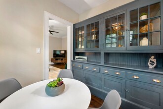 856 Ponce De Leon Ave NE in Atlanta, GA - Foto de edificio - Building Photo
