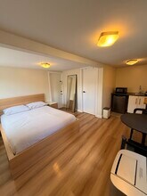 1295 Foothill Dr, Unit Studio in Simi Valley, CA - Foto de edificio - Building Photo