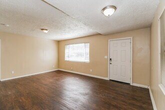 3041 Detroit Cir N in Jacksonville, FL - Building Photo - Building Photo