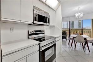 19391 Turnberry Way in Aventura, FL - Building Photo