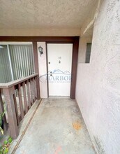 302 Miraleste Dr in Los Angeles, CA - Building Photo - Building Photo