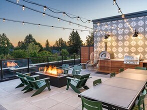 Modera Woodstock in Portland, OR - Foto de edificio - Building Photo