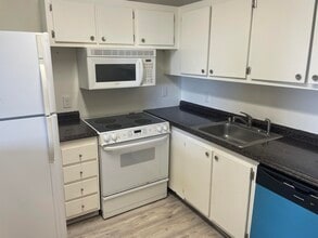 400 Village Green Cir W in Palm Springs, FL - Building Photo - Building Photo