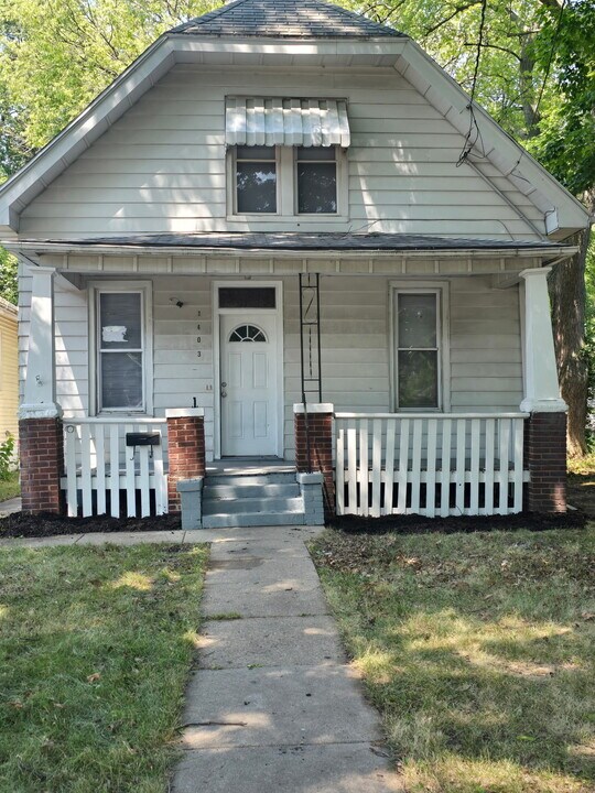 1403 N Machin Ave in Peoria, IL - Building Photo