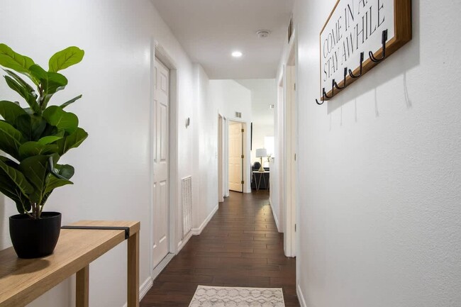 37135 Grassy Hill Ln in Dade City, FL - Building Photo - Building Photo