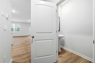 5961 Skylar Dr in Atlanta, GA - Building Photo - Building Photo