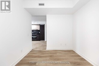 601-771 YONGE St in Toronto, ON - Building Photo - Building Photo