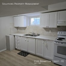 2100 Brampton St in Hamilton, ON - Building Photo - Building Photo