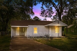 3975 Edgar D Nixon Ave in Montgomery, AL - Building Photo