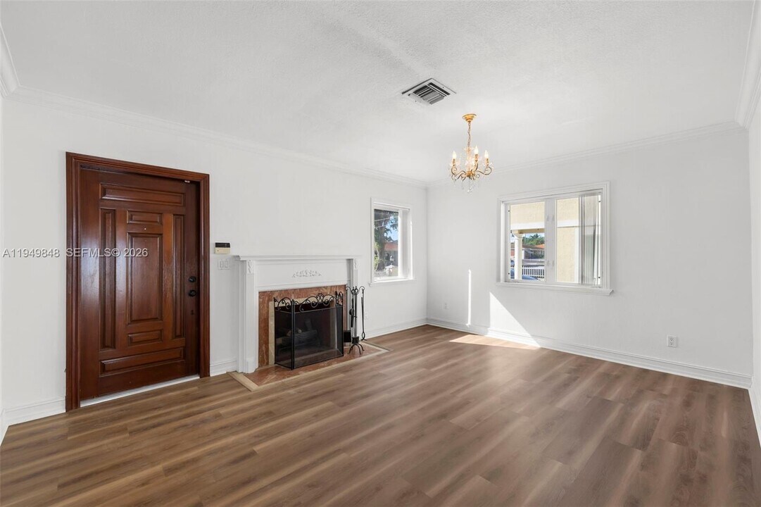 3411 SW 27th St in Miami, FL - Building Photo