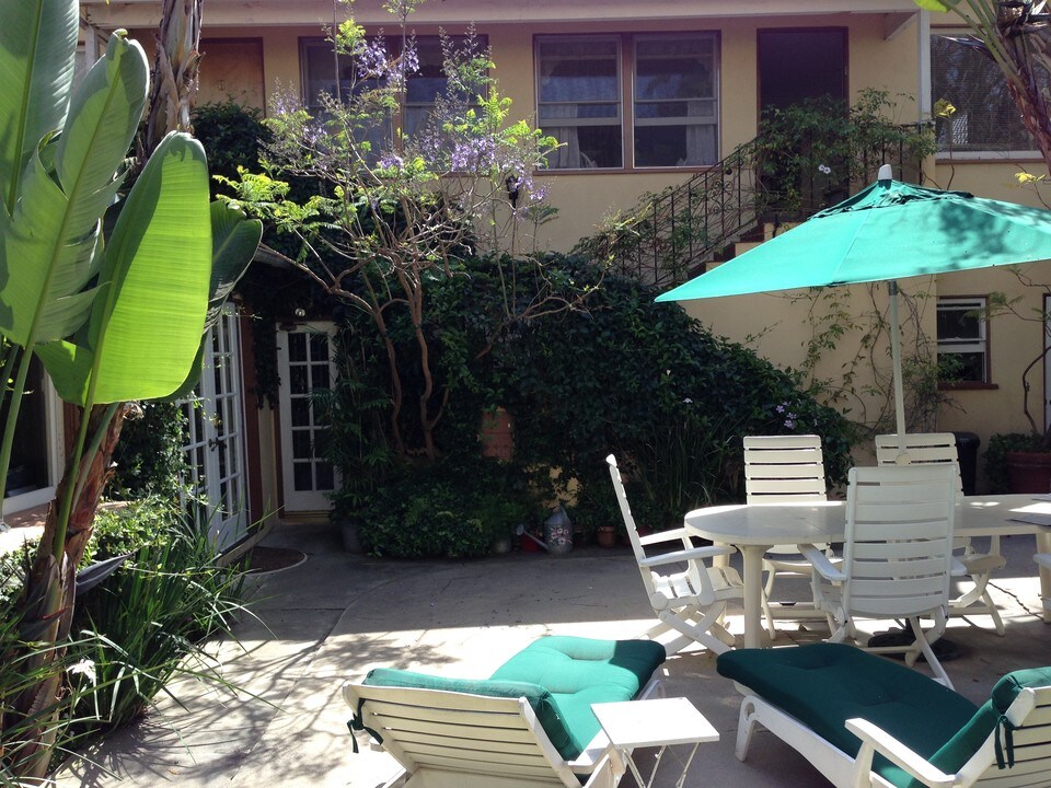 834 12th St, Unit B in Santa Monica, CA - Building Photo