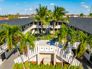 Plaza Gardenia Apartments in Hialeah, FL - Building Photo - Building Photo