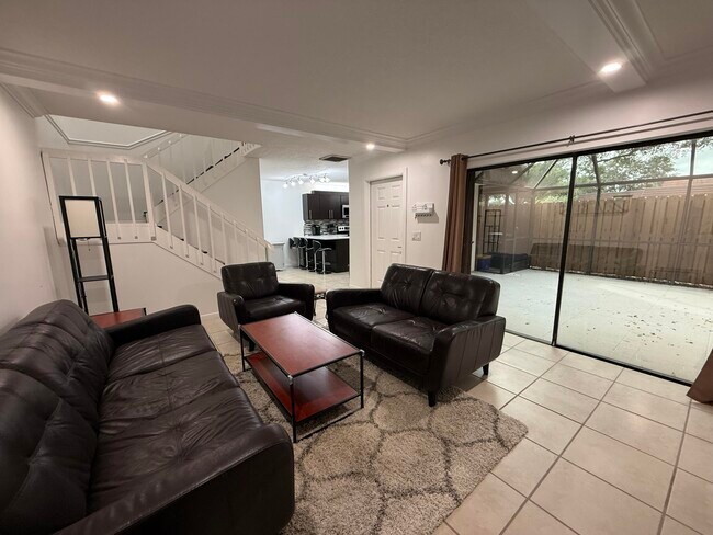 2410 24th Ln in Palm Beach Gardens, FL - Building Photo - Building Photo