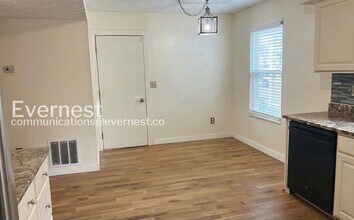 2566 Edencreek Ln in Columbus, OH - Building Photo - Building Photo