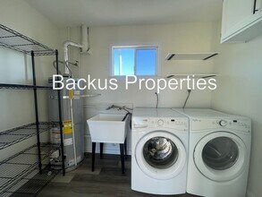 333 Espinosa Rd in Salinas, CA - Foto de edificio - Building Photo