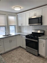 299 State St in Bristol, RI - Building Photo - Building Photo