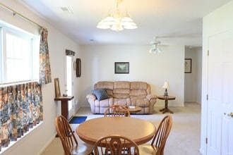 610 Tealwood Dr in Jasper, IN - Building Photo - Building Photo