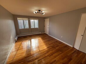 14-20 Sisson St in East Hartford, CT - Foto de edificio - Building Photo