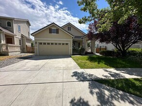 7449 Ambush Cir in Sparks, NV - Building Photo - Building Photo