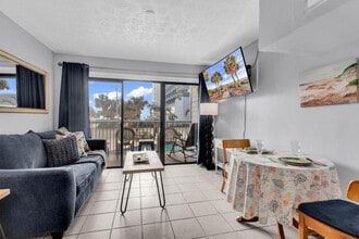 2000 S Ocean Blvd in Myrtle Beach, SC - Foto de edificio - Building Photo