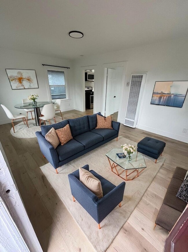 109 E Alberta St