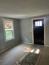 102 Central St, Unit 3 in Rockland, MA - Building Photo - Building Photo