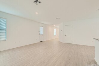 7262 Plow Run, Unit 3-109 in San Antonio, TX - Building Photo - Building Photo