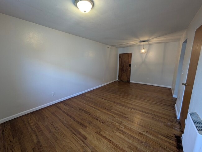 617 June St, Unit B in Endicott, NY - Foto de edificio - Building Photo