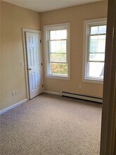 117 E Elm Ave, Unit #2 in Quincy, MA - Foto de edificio - Building Photo