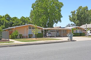 515-527 N Encina St in Visalia, CA - Building Photo