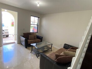 10336 NW 70th Terrace in Doral, FL - Building Photo - Building Photo