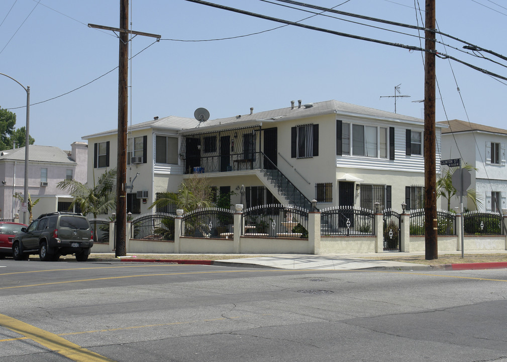 540 Van Ness Ave in Los Angeles, CA - Building Photo