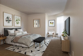 Bloom Beverly Hills in Los Angeles, CA - Foto de edificio - Building Photo