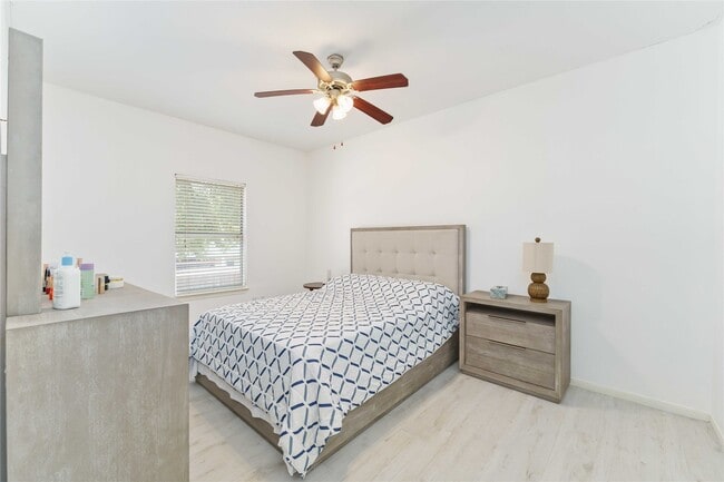 710 Bering Dr in Houston, TX - Building Photo - Building Photo