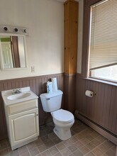 198 Summer St, Unit 2 in Auburn, ME - Foto de edificio - Building Photo