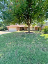 12000 Hollyrock Dr in Yukon, OK - Building Photo - Building Photo