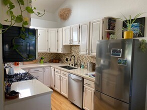 848 Pacific St, Unit 4 in Santa Monica, CA - Building Photo - Building Photo