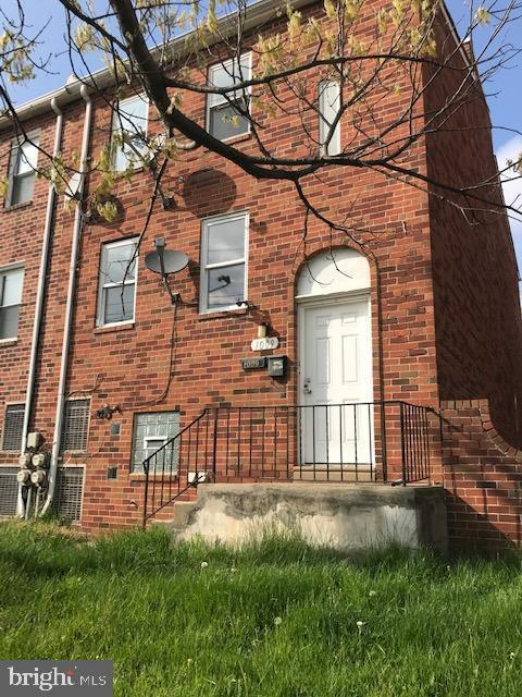 1009 Red Lion Rd in Philadelphia, PA - Foto de edificio