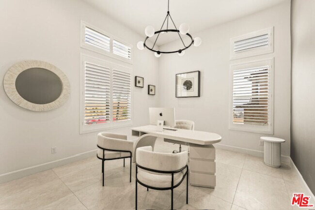 11767 Toyon Dr in Chatsworth, CA - Building Photo - Building Photo