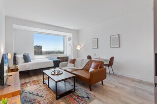 810 Pacific Ave in Atlantic City, NJ - Building Photo