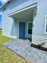 4163 Lagoon Shore Dr in Greenacres, FL - Building Photo - Building Photo